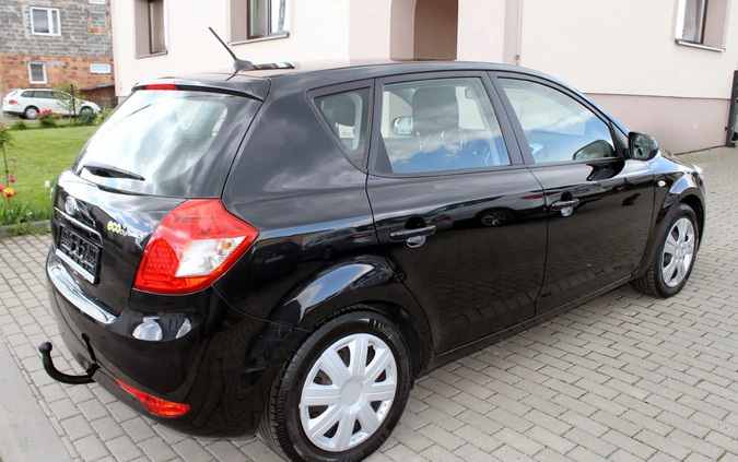 Kia Ceed cena 18800 przebieg: 264343, rok produkcji 2010 z Skoczów małe 232